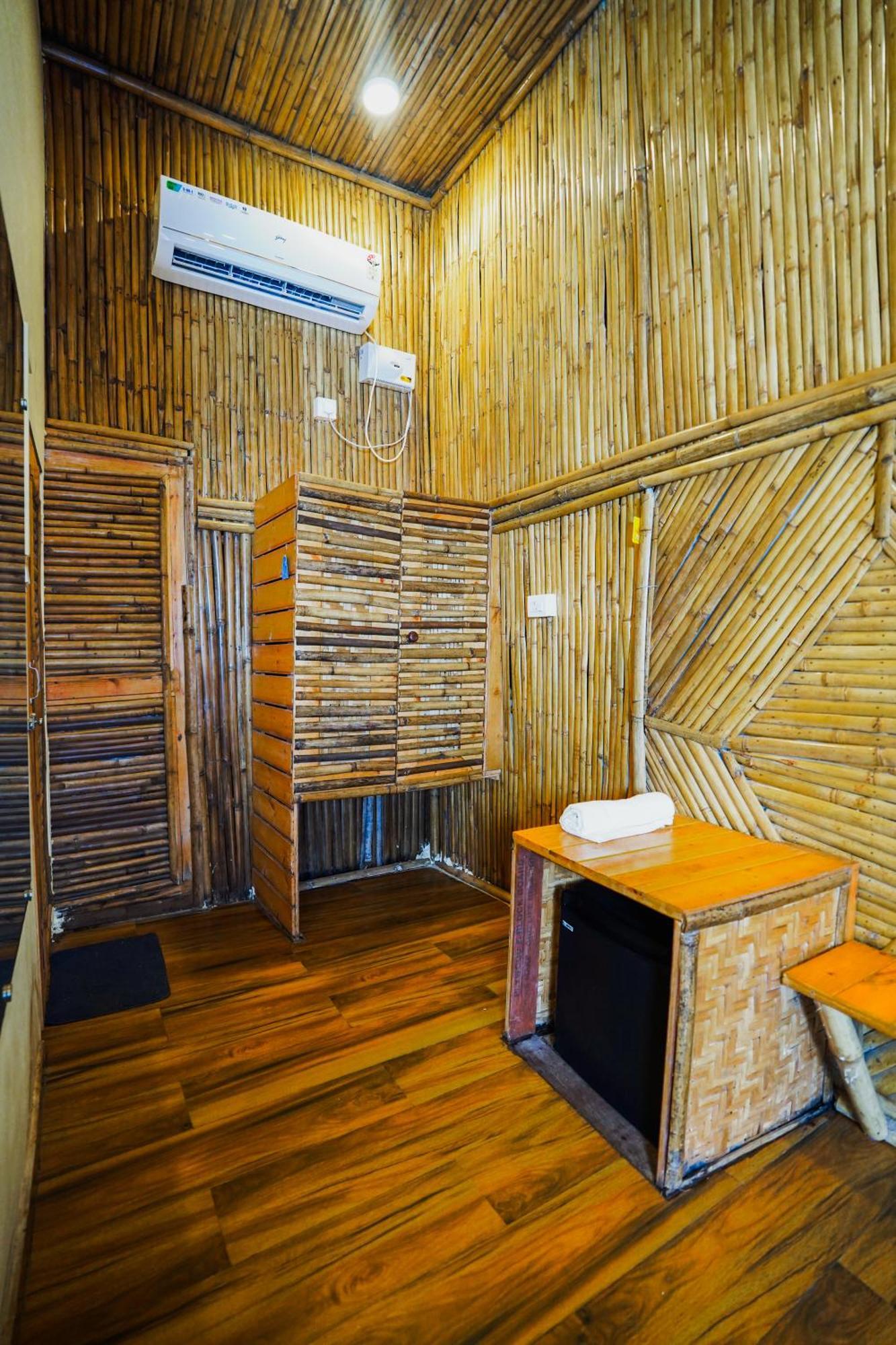 Bayview Cottage Pool Анджуна Екстериор снимка